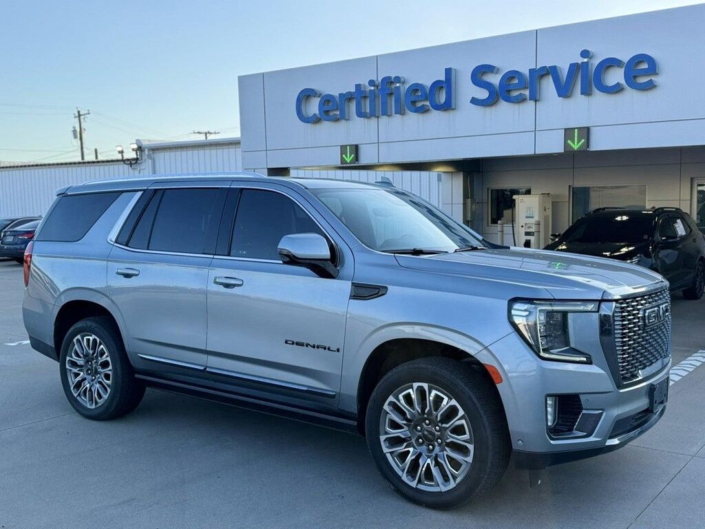 2024 GMC Yukon Denali Ultimate — photo 1 of 13