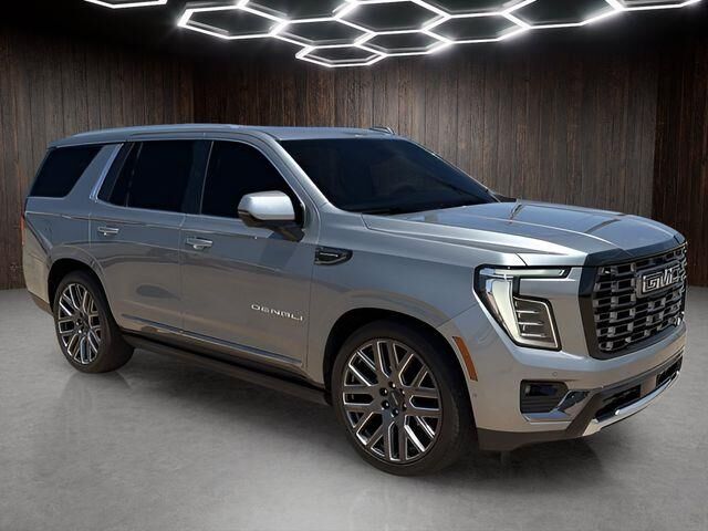 2025 GMC Yukon Denali Ultimate — photo 1 of 13