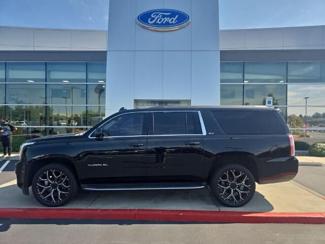 2019 GMC Yukon XL SLT
