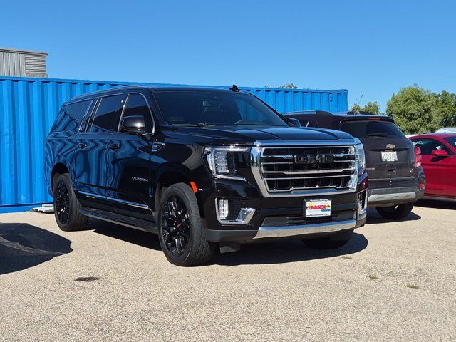 2023 GMC Yukon XL SLT