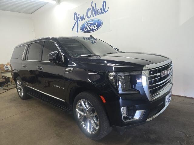 2021 GMC Yukon XL SLT — photo 1 of 13