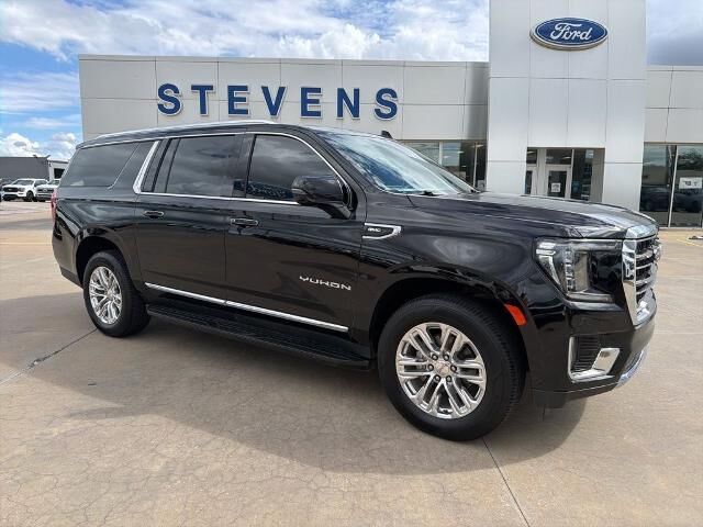 2023 GMC Yukon XL SLT — photo 1 of 13