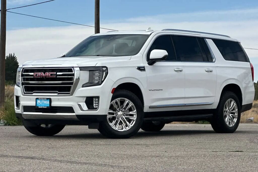 2022 GMC Yukon XL SLT — photo 1 of 13