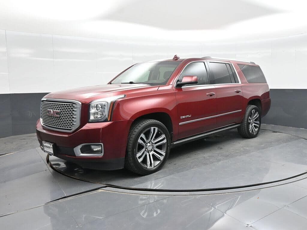 2017 GMC Yukon XL Denali — photo 1 of 1