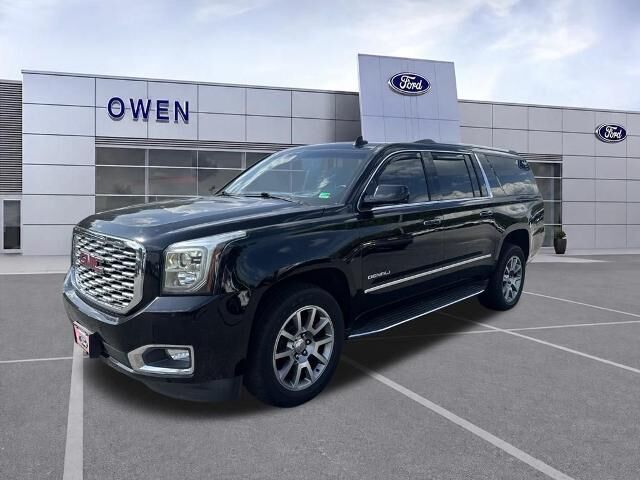 2020 GMC Yukon XL Denali — photo 1 of 13