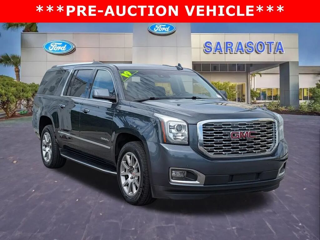 2019 GMC Yukon XL Denali — photo 1 of 13