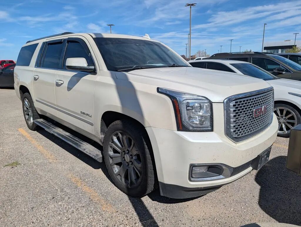 2015 GMC Yukon XL Denali — photo 1 of 6