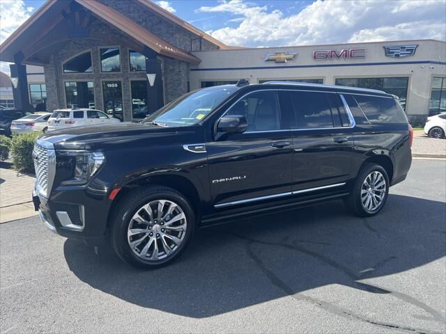 2021 GMC Yukon XL Denali — photo 1 of 13