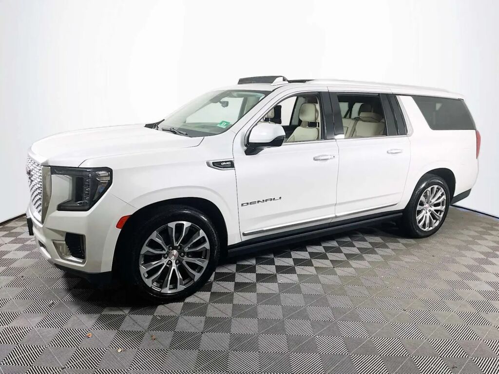 2021 GMC Yukon XL Denali — photo 1 of 13