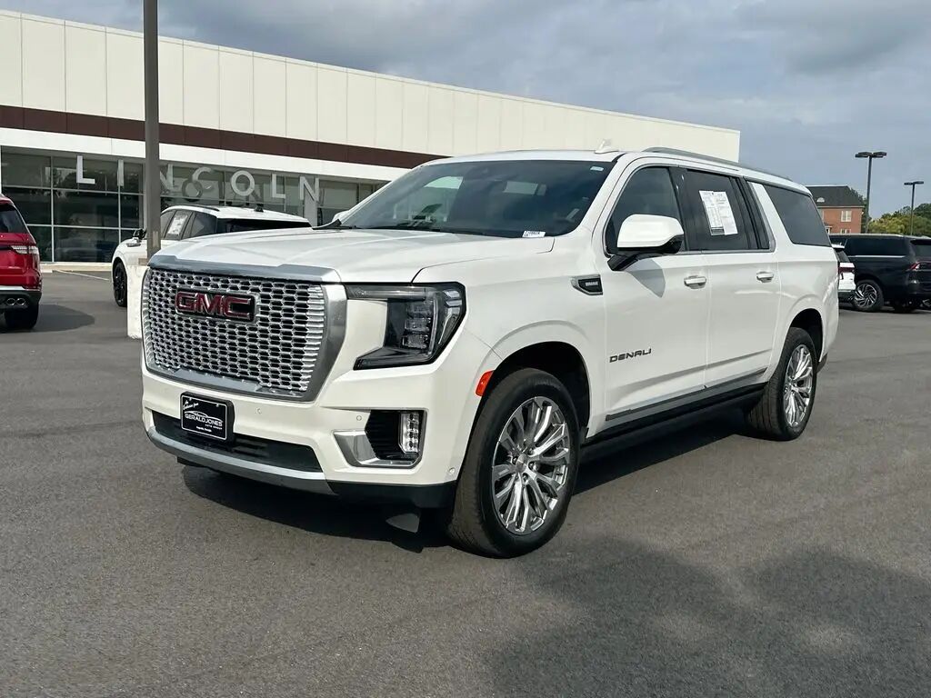 2023 GMC Yukon XL Denali — photo 1 of 13