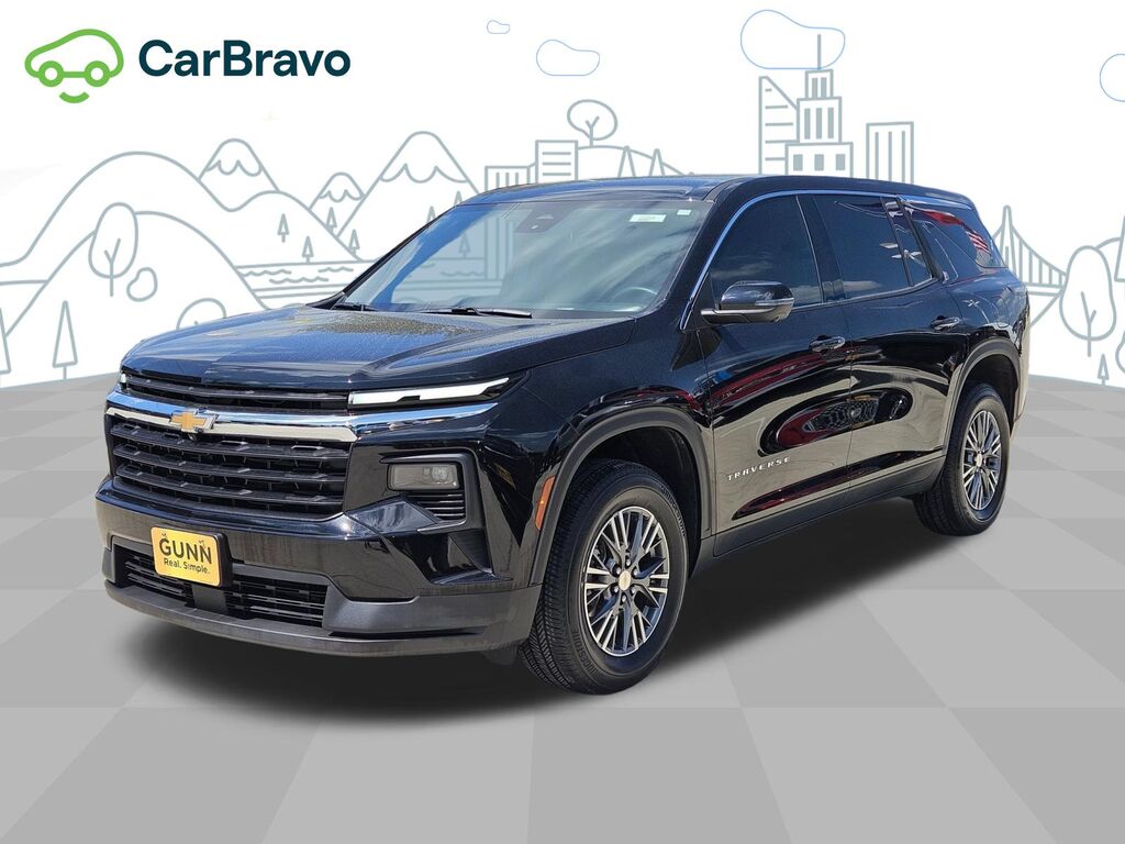 2024 Chevrolet Traverse LS — photo 1 of 6