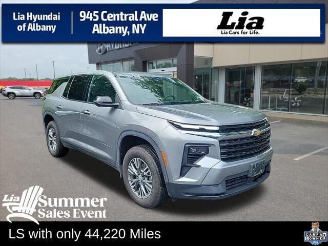 2024 Chevrolet Traverse LS