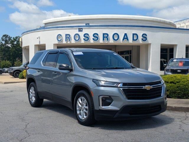 2023 Chevrolet Traverse LS — photo 1 of 13