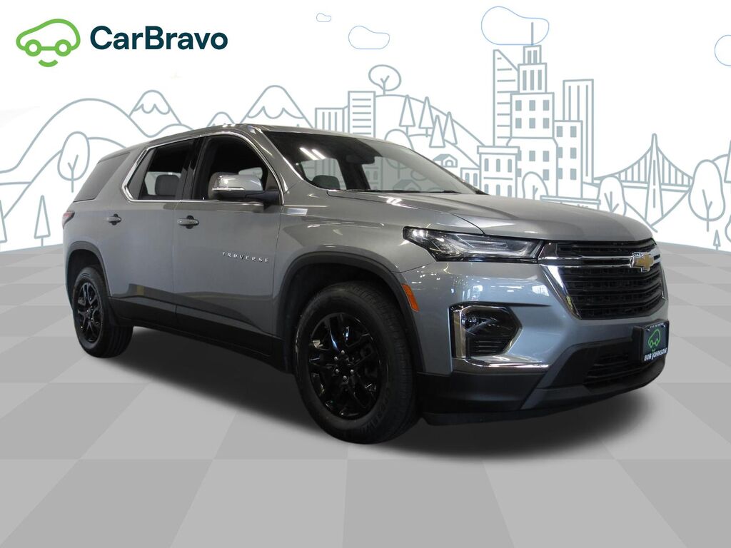 2023 Chevrolet Traverse LS — photo 1 of 7