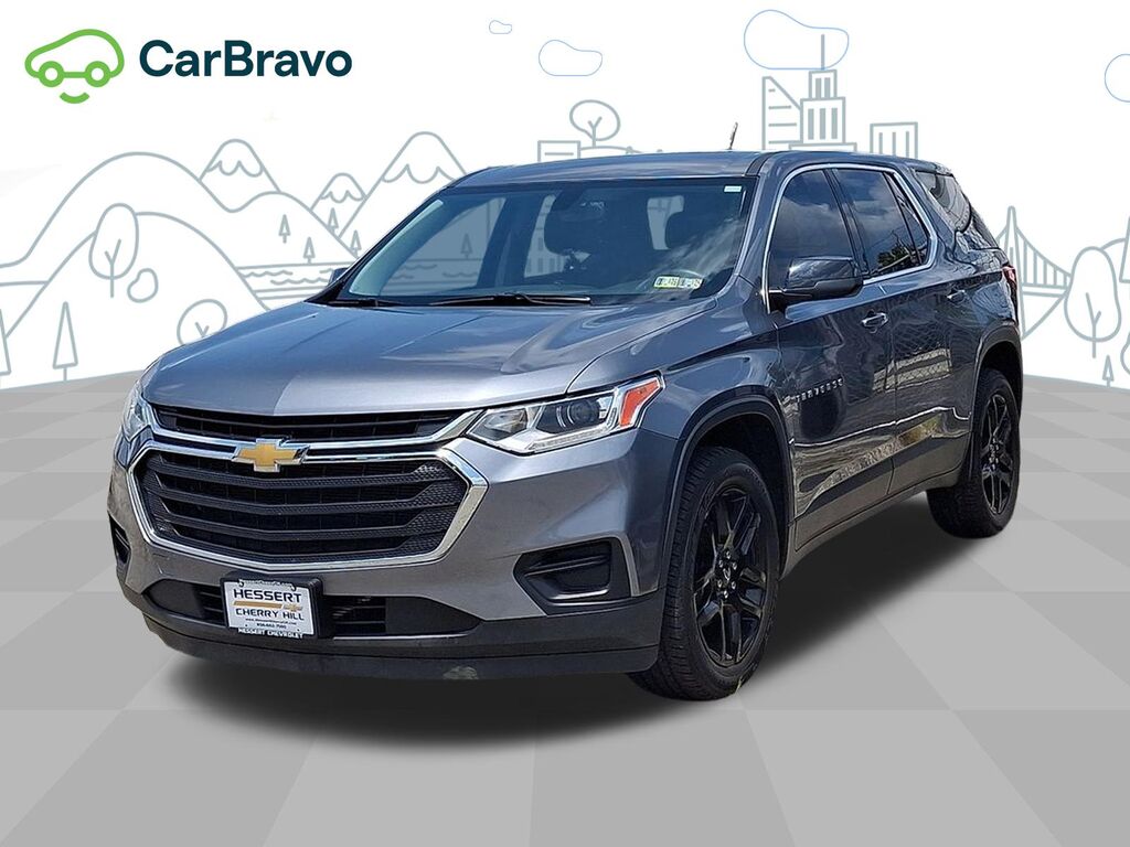 2021 Chevrolet Traverse LS — photo 1 of 6