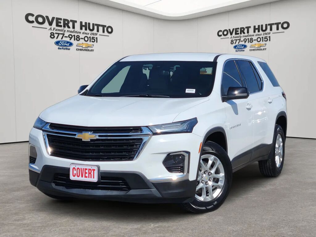 2023 Chevrolet Traverse LS — photo 1 of 13