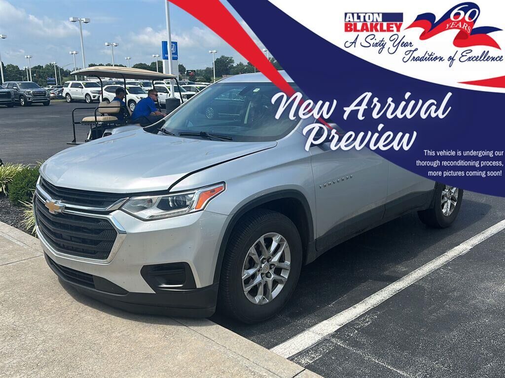 2019 Chevrolet Traverse LS — photo 1 of 14