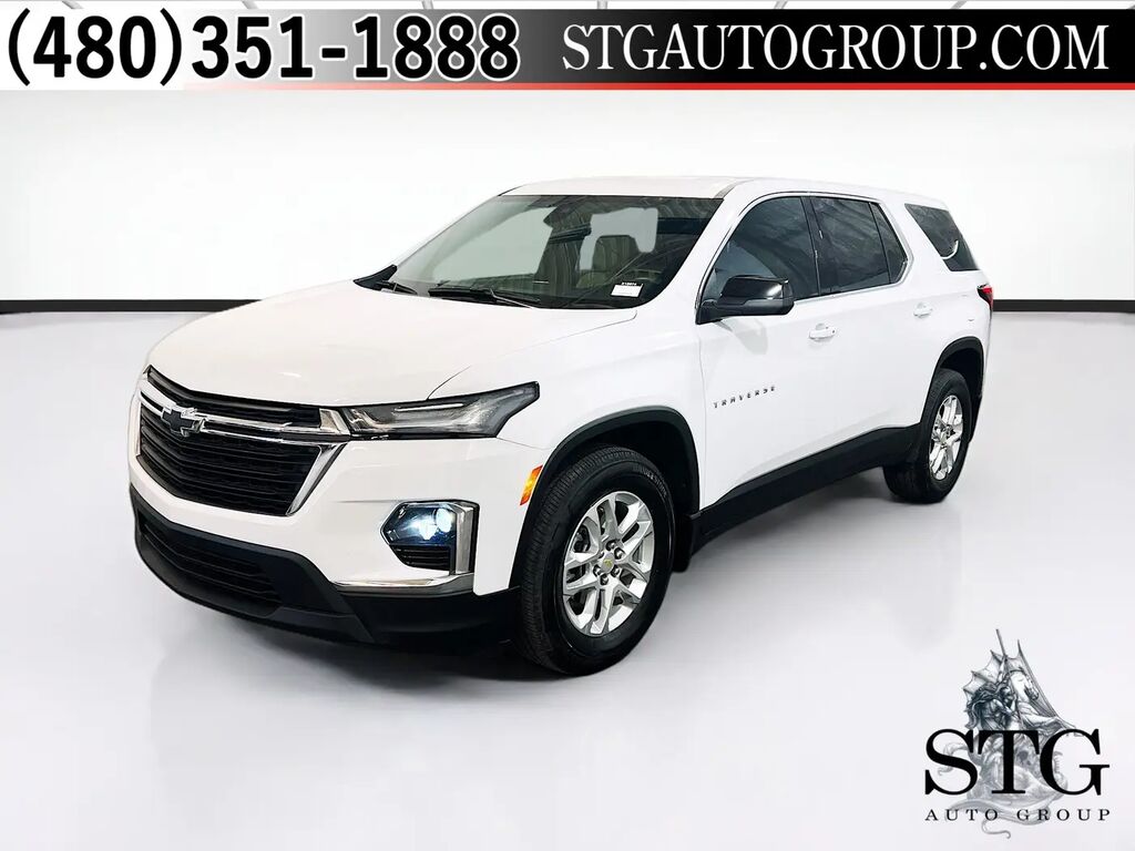2022 Chevrolet Traverse LS — photo 1 of 13