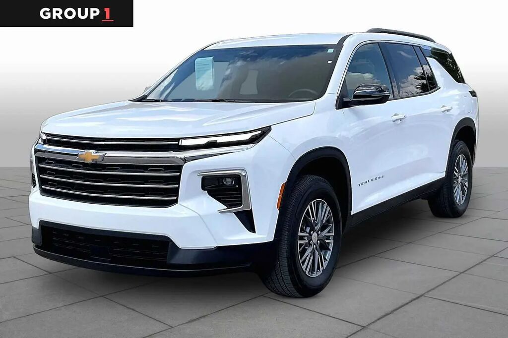 2026 Chevrolet Traverse LT — photo 1 of 13