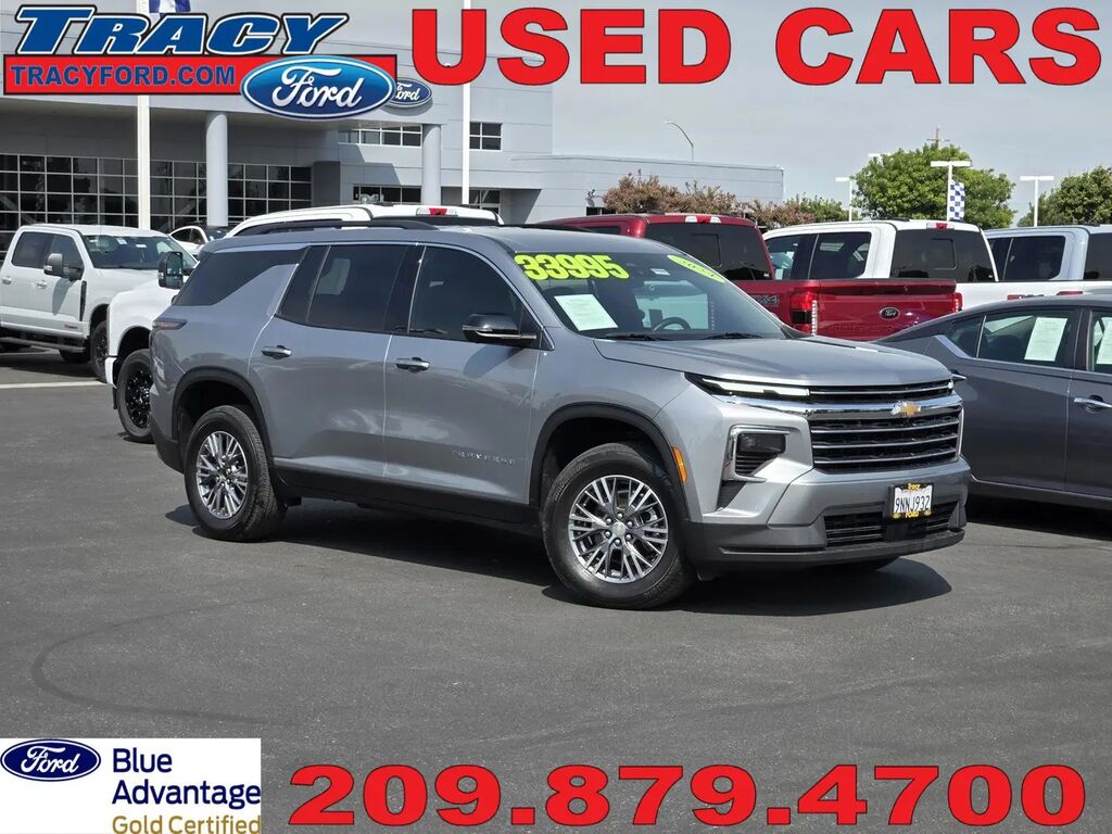 2024 Chevrolet Traverse LT — photo 1 of 13