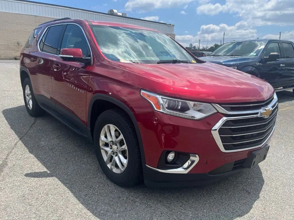 2019 Chevrolet Traverse LT Cloth — photo 1 of 12