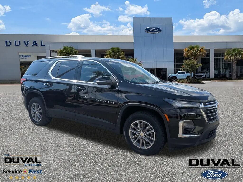 2023 Chevrolet Traverse LT Cloth — photo 1 of 13