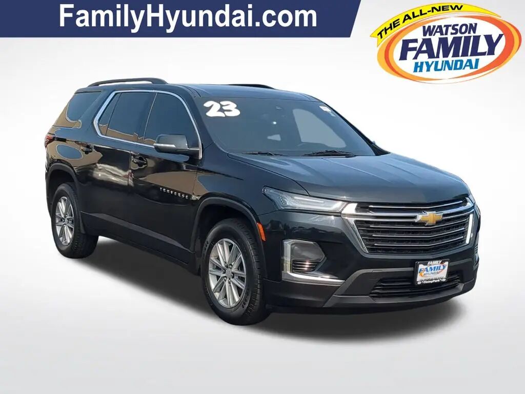 2023 Chevrolet Traverse LT Cloth — photo 1 of 13