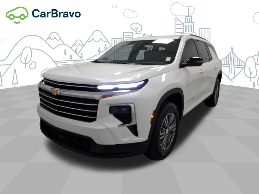 2025 Chevrolet Traverse LT — photo 1 of 7