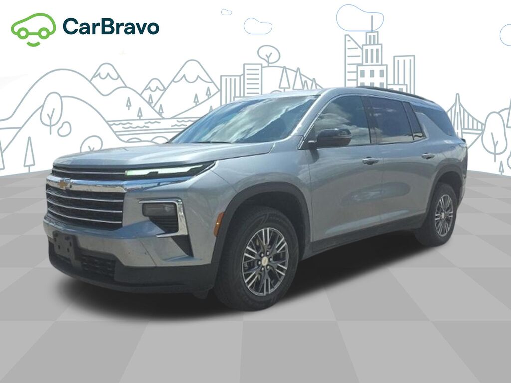 2025 Chevrolet Traverse LT — photo 1 of 7