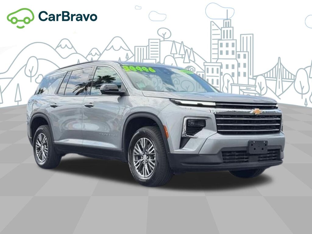 2025 Chevrolet Traverse LT — photo 1 of 7