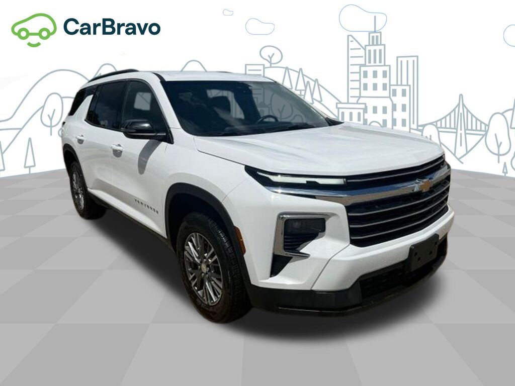2025 Chevrolet Traverse LT — photo 1 of 7