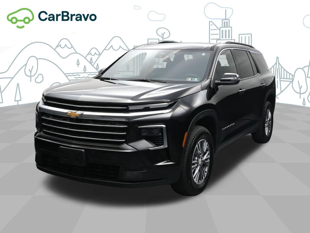 2025 Chevrolet Traverse LT — photo 1 of 6