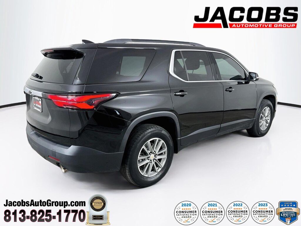 2023 Chevrolet Traverse LT Leather — photo 1 of 13