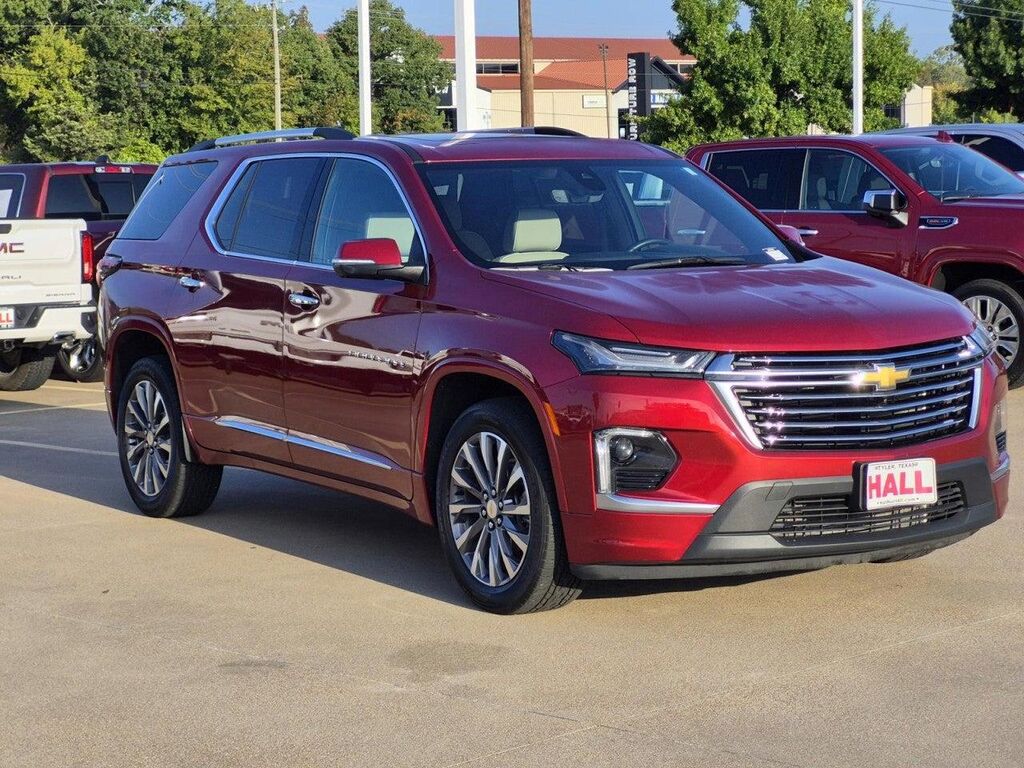 2023 Chevrolet Traverse Premier — photo 1 of 13