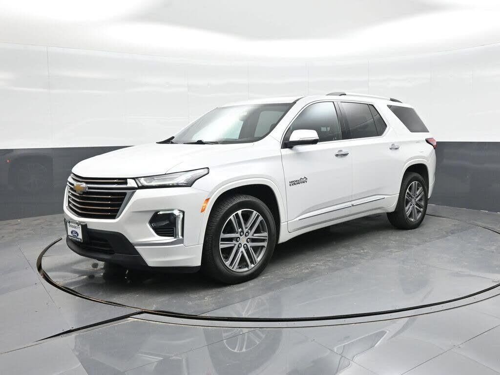 2023 Chevrolet Traverse High Country — photo 1 of 2