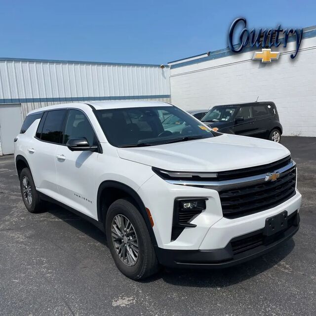 2024 Chevrolet Traverse LS
