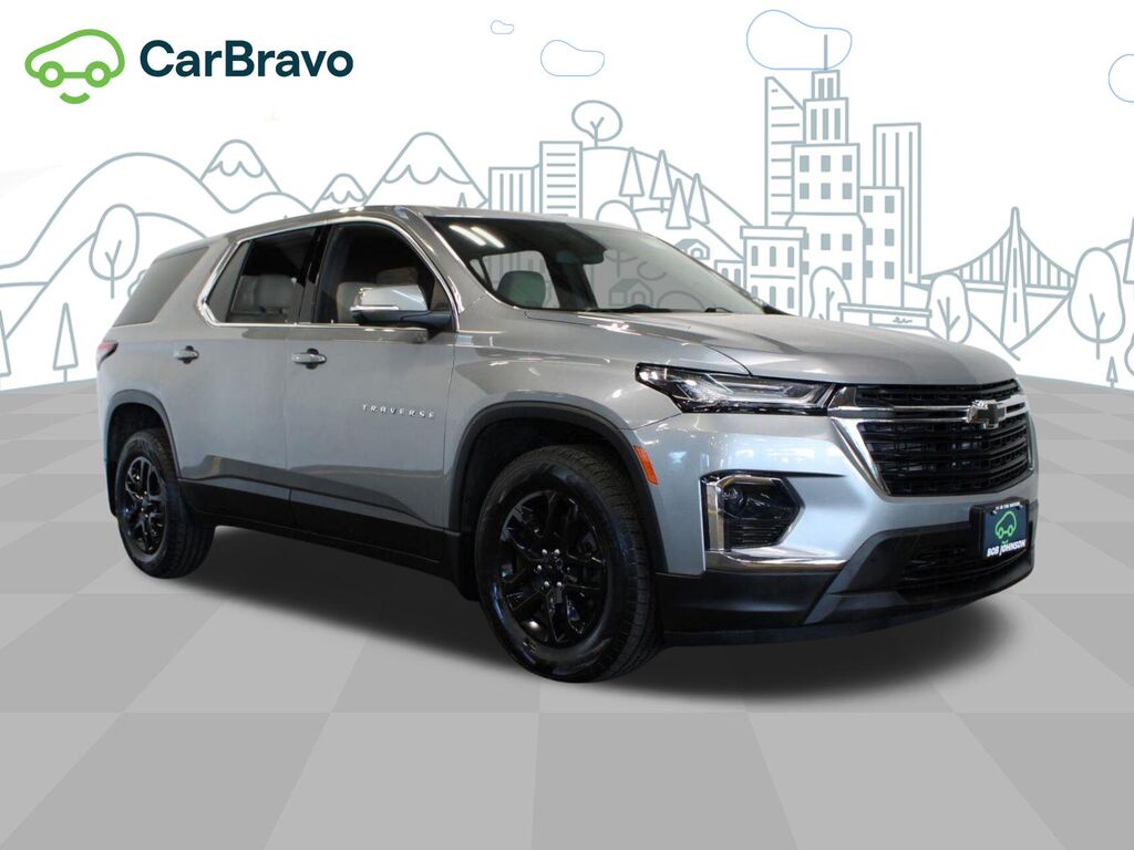 2023 Chevrolet Traverse LS — photo 1 of 6