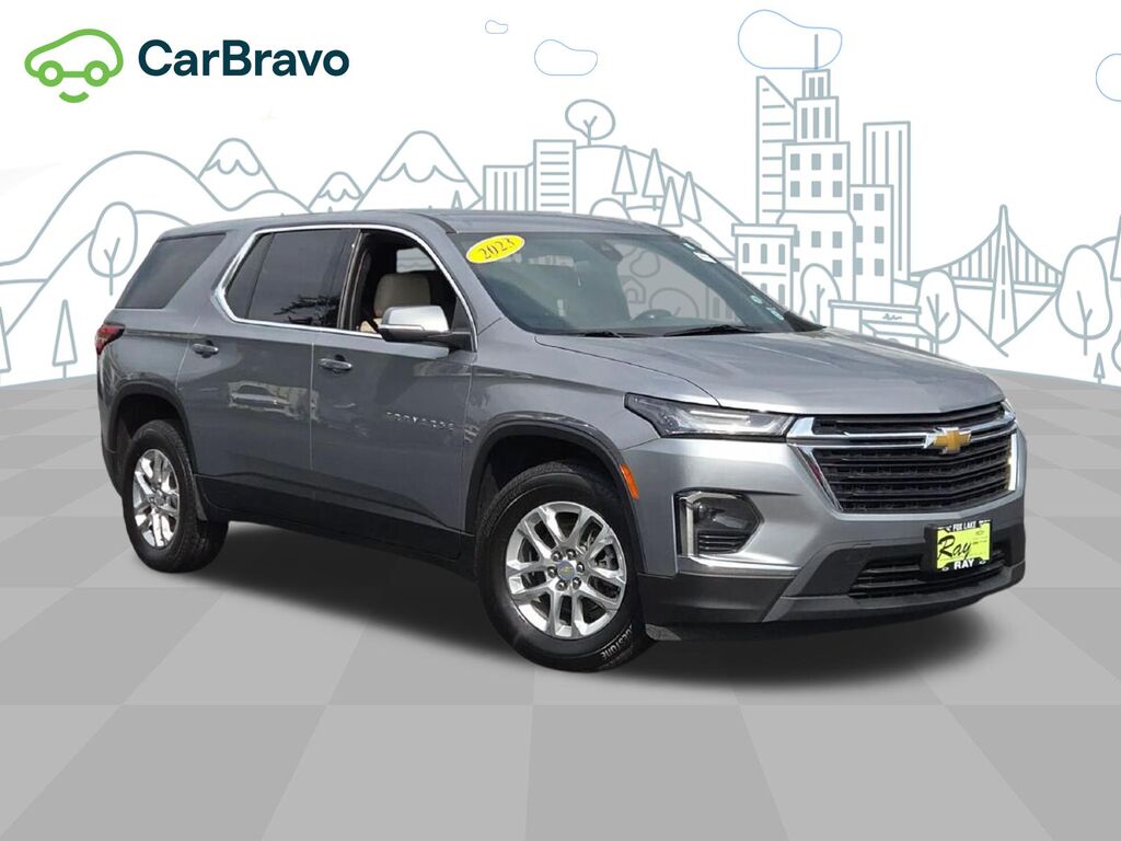 2023 Chevrolet Traverse LS — photo 1 of 7
