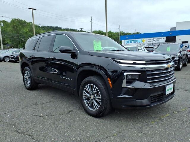 2024 Chevrolet Traverse LT