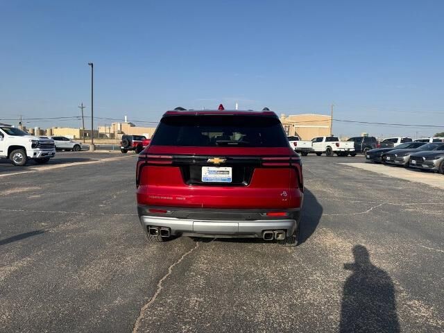 2024 Chevrolet Traverse LT
