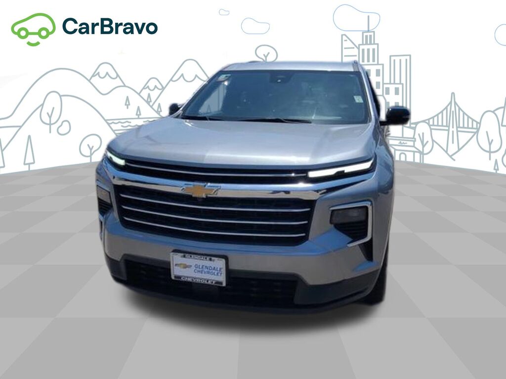 2024 Chevrolet Traverse LT — photo 1 of 6