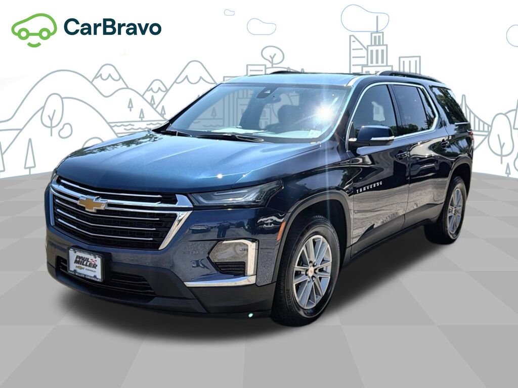 2023 Chevrolet Traverse LT Cloth — photo 1 of 6