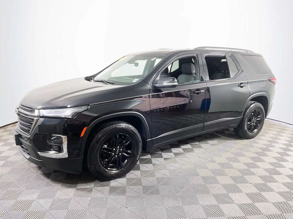 2023 Chevrolet Traverse LT Cloth — photo 1 of 13