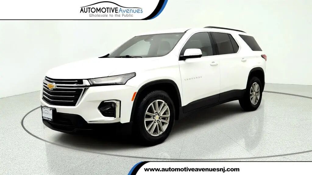 2023 Chevrolet Traverse LT Cloth — photo 1 of 13