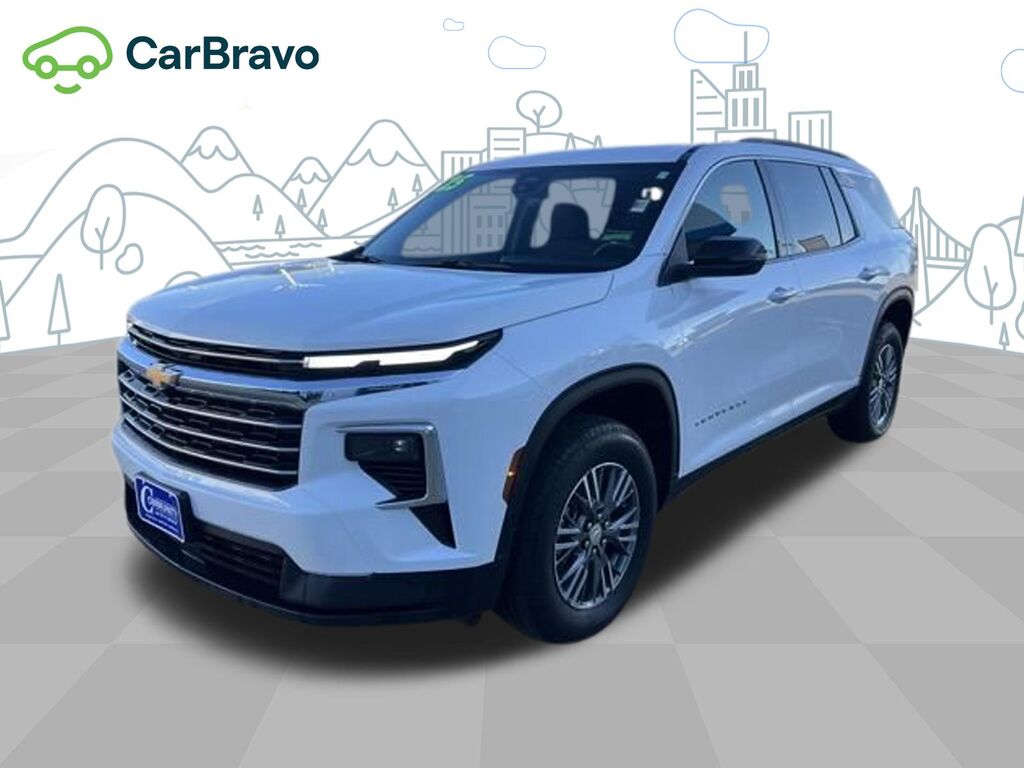 2025 Chevrolet Traverse LT — photo 1 of 6