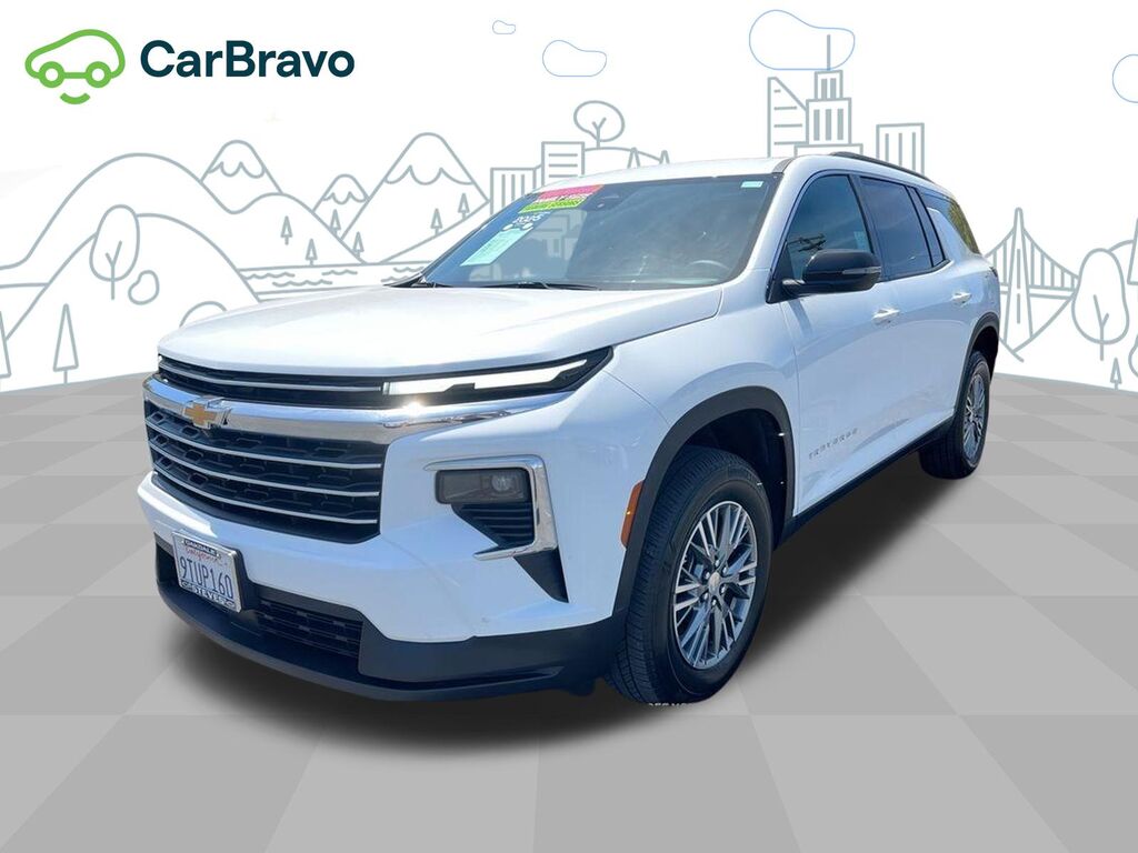 2025 Chevrolet Traverse LT — photo 1 of 6
