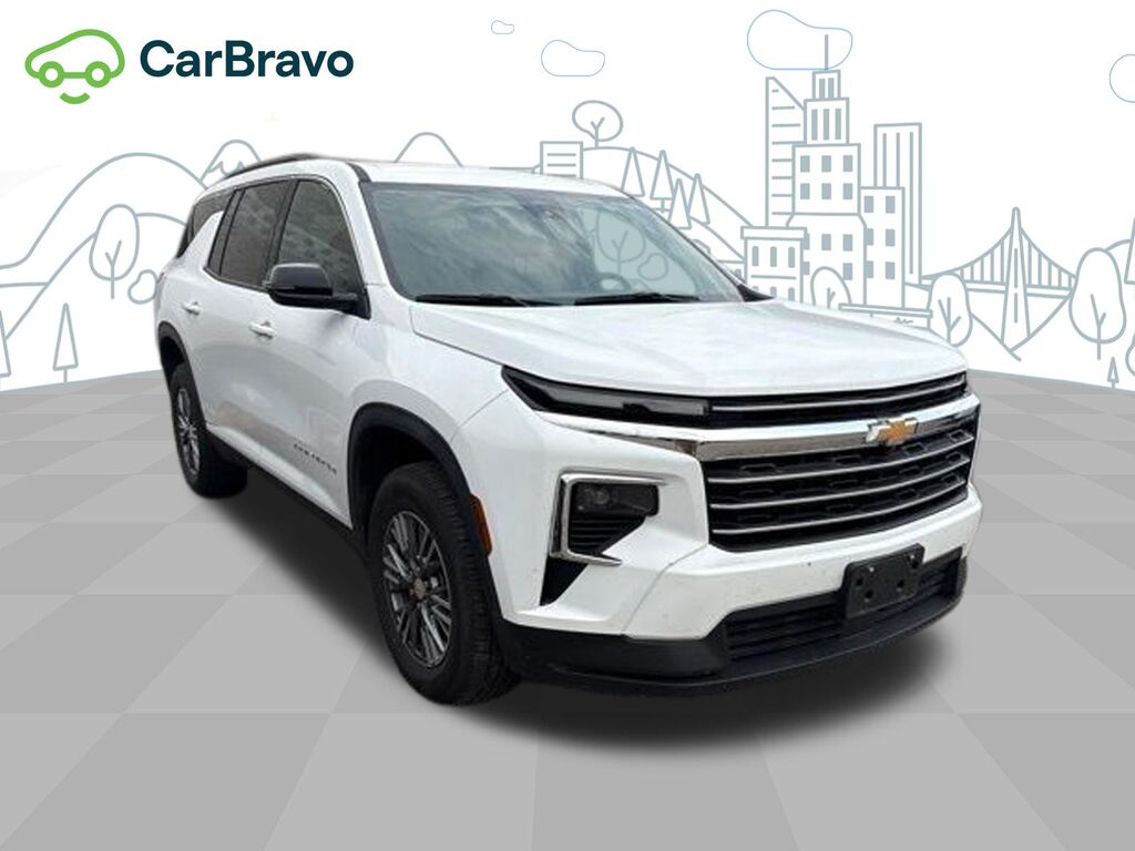 2025 Chevrolet Traverse LT — photo 1 of 7