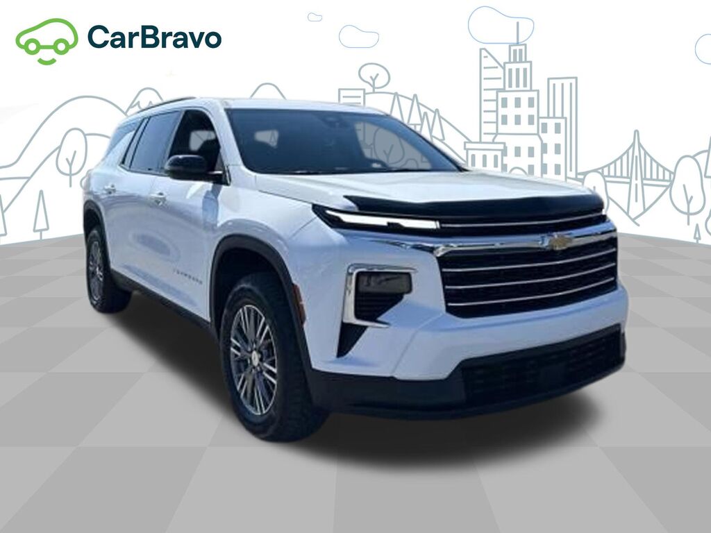2025 Chevrolet Traverse LT — photo 1 of 7