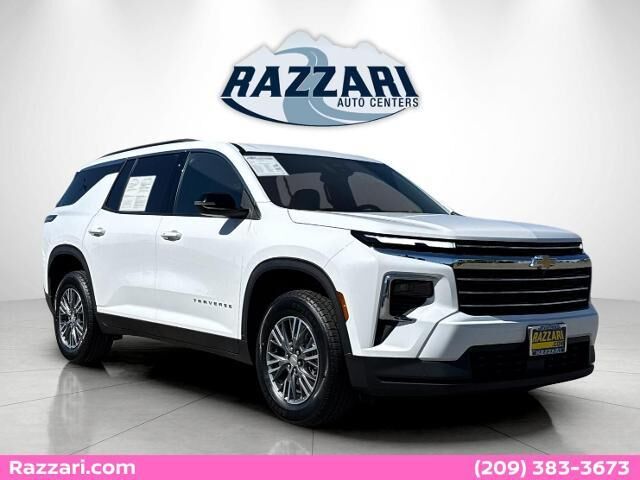 2025 Chevrolet Traverse LT