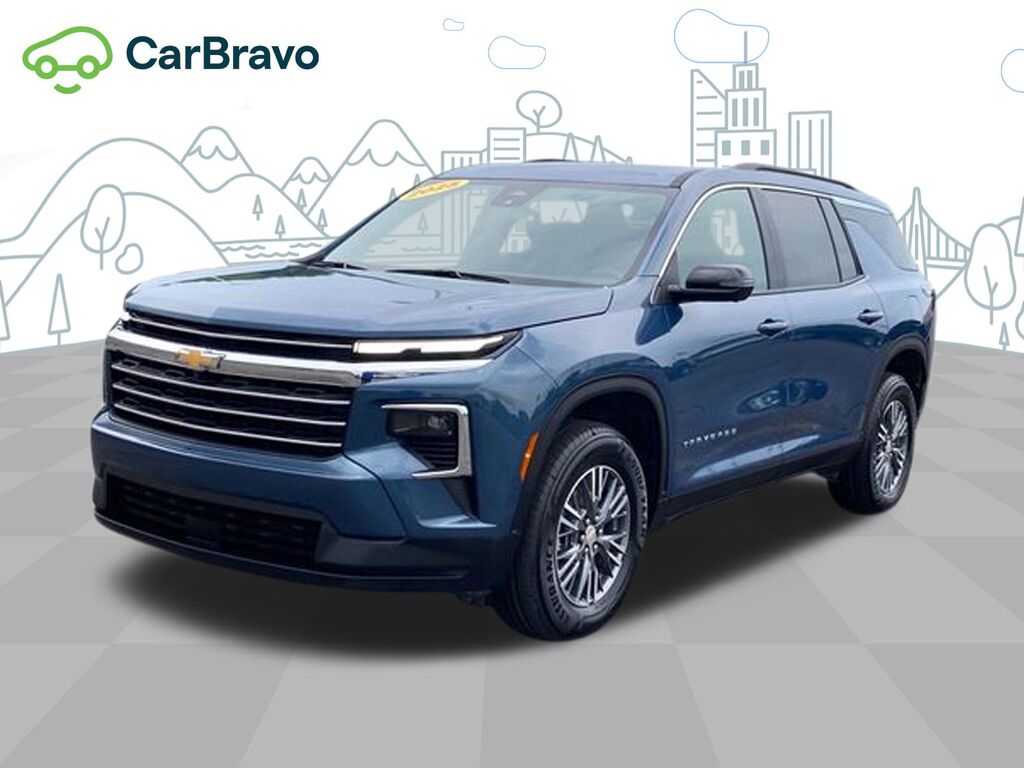 2025 Chevrolet Traverse LT — photo 1 of 7
